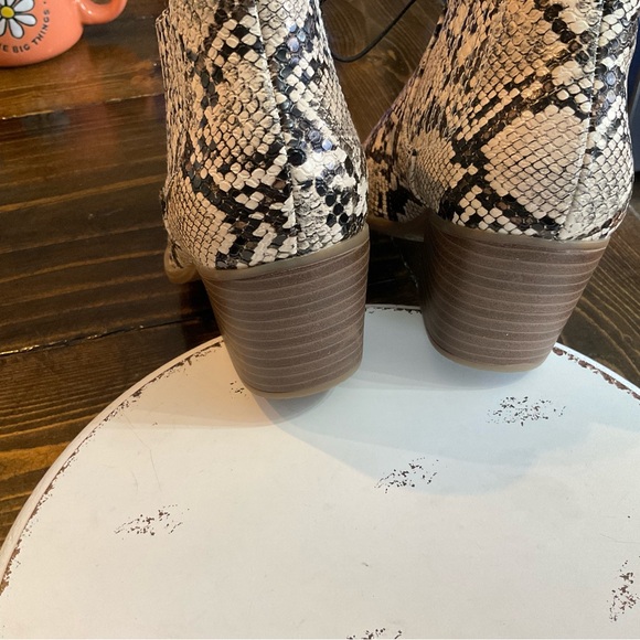 NWT A.N.A. Snakeskin Ankle Boots - Picture 10 of 11